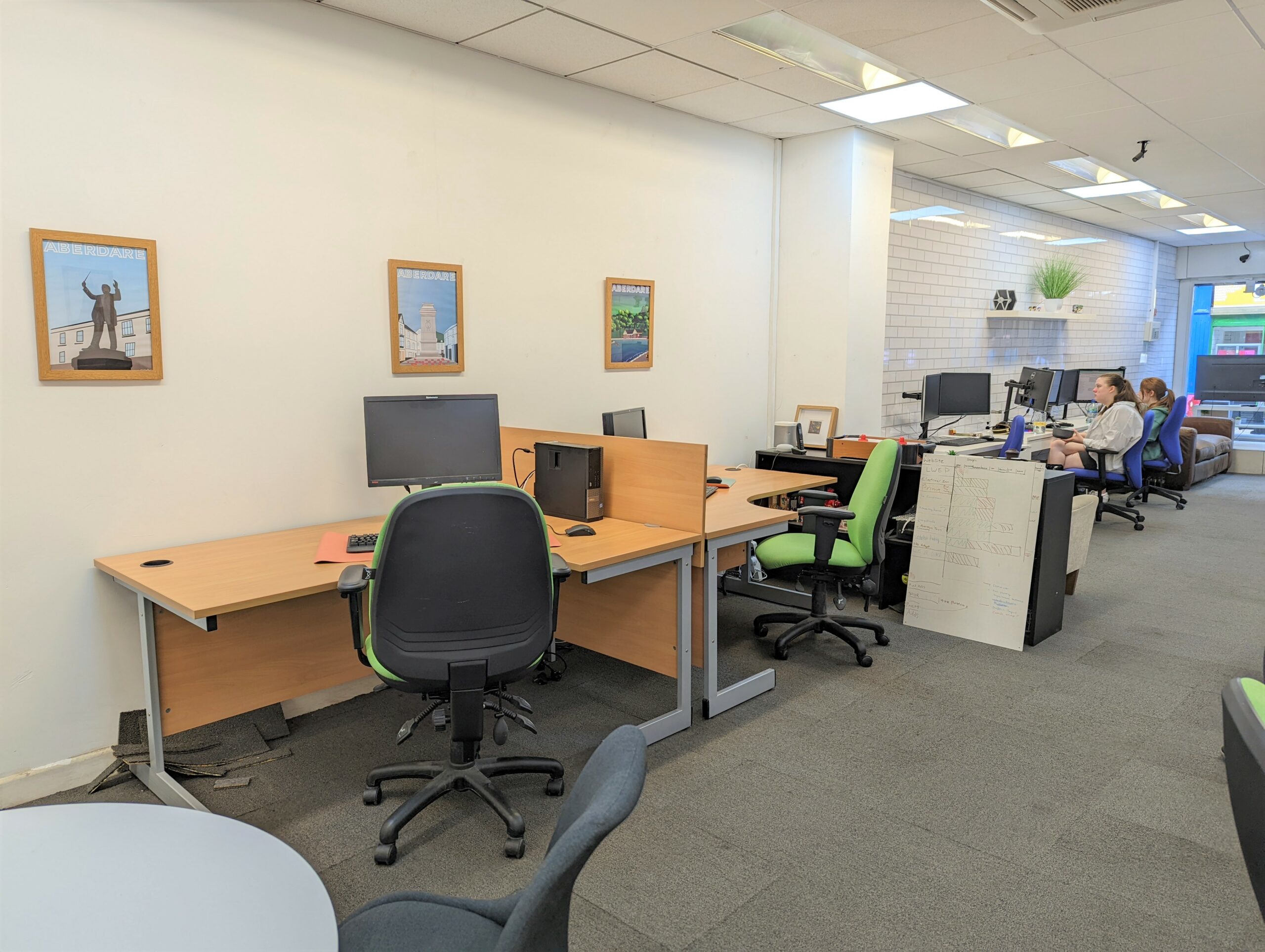 shared office space hot desking